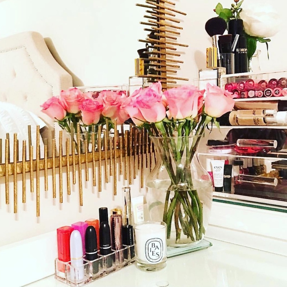Acrylic Makeup Holders - Picture 1 of 3